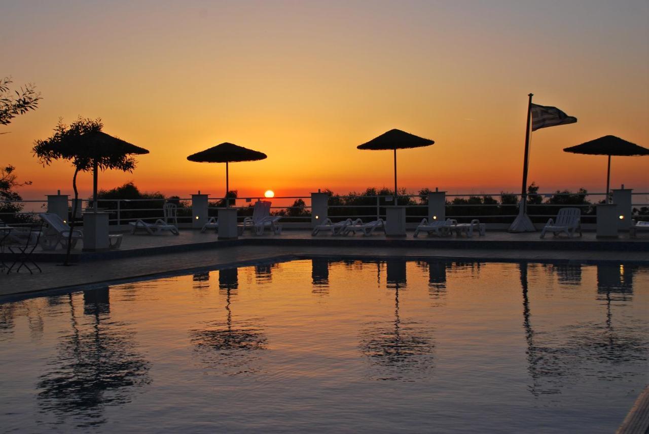 Santorini Camping & Hostel Fira  Exterior foto