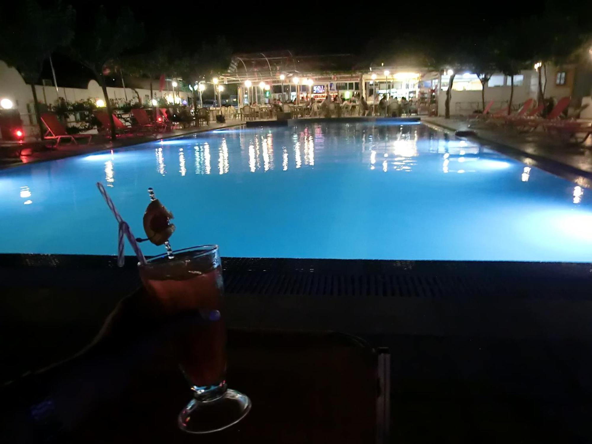 Santorini Camping & Hostel Fira  Exterior foto